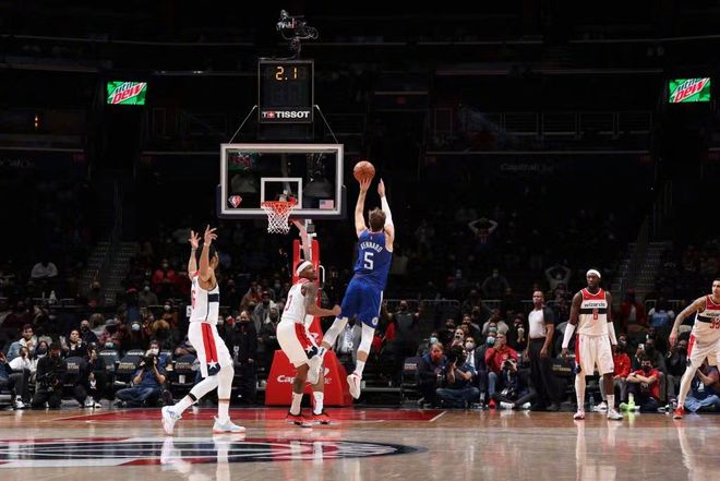 AYX SPORTS-西亚卡姆在IG比赛中大比分获胜，反败为胜引发热议！(柏林拳击比赛回放)