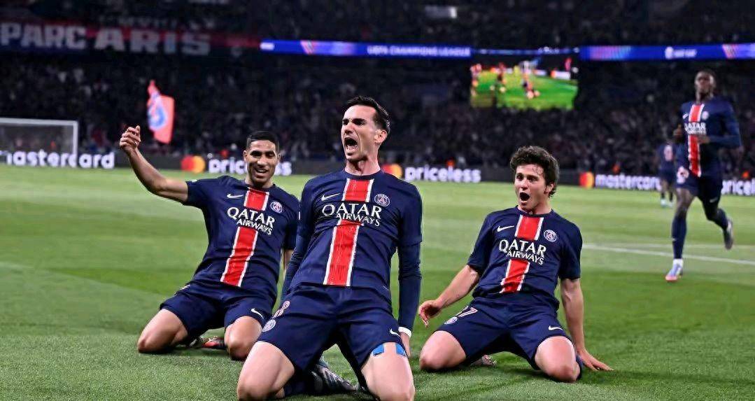 ayx-关于今夜欧联传出新动向；巴黎圣日耳曼战术微调；管理层表态：引发热议；球队文化再被提及的信息