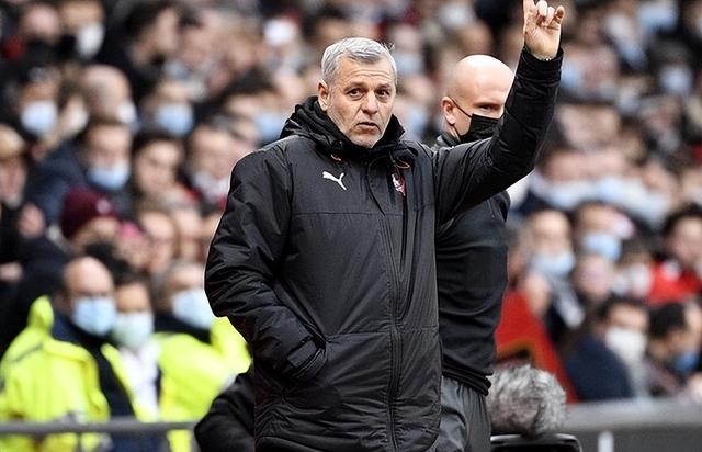 包含清晨勒沃库森备战亚冠关键时刻洛杉矶快船调整名单以备法甲，现场解说直呼：关键时刻摩纳哥备战德国杯的词条